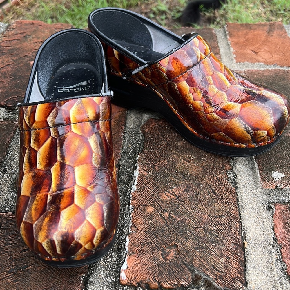 Dansko slip on clogs size 6 (36) - Picture 7 of 9